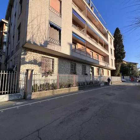 Welcome Riviera - La Viola, 70 Sqm, 1bedroom,1 Bathroom, Air Conditioning, Wifi, At 5 Min From And Train Station In Rapallo, Private Garage Available On Request At 20,00 Per Night * Rapallo