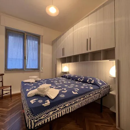 Welcome Riviera - La Viola, 70 Sqm, 1bedroom,1 Bathroom, Air Conditioning, Wifi, At 5 Min From And Train Station In Rapallo, Private Garage Available On Request At 20,00 Per Night * Rapallo