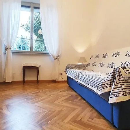Appartamento Welcome Riviera - La Viola, 70 Sqm, 1bedroom,1 Bathroom, Air Conditioning, Wifi, At 5 Min From And Train Station In Rapallo, Private Garage Available On Request At 20,00 Per Night